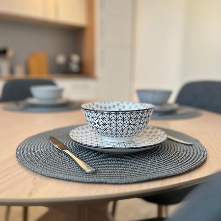 Ferienwohnung Ruhige Lage, Gute Anbindung, Frisch Renoviert Fellbach Exterior foto