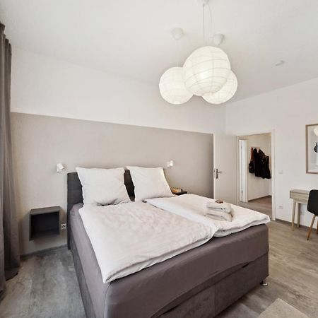 Ferienwohnung Ruhige Lage, Gute Anbindung, Frisch Renoviert Fellbach Exterior foto