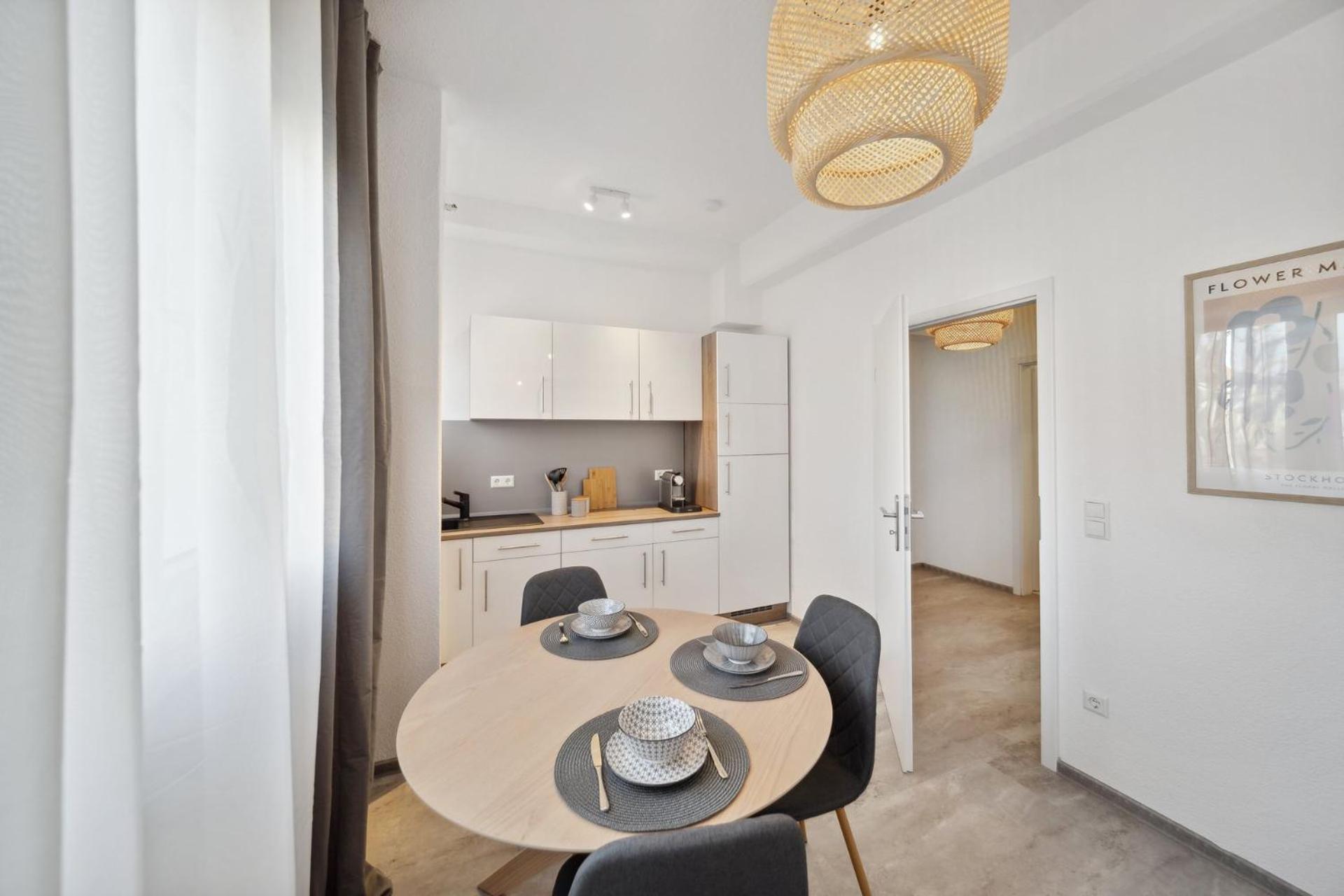 Ferienwohnung Ruhige Lage, Gute Anbindung, Frisch Renoviert Fellbach Exterior foto