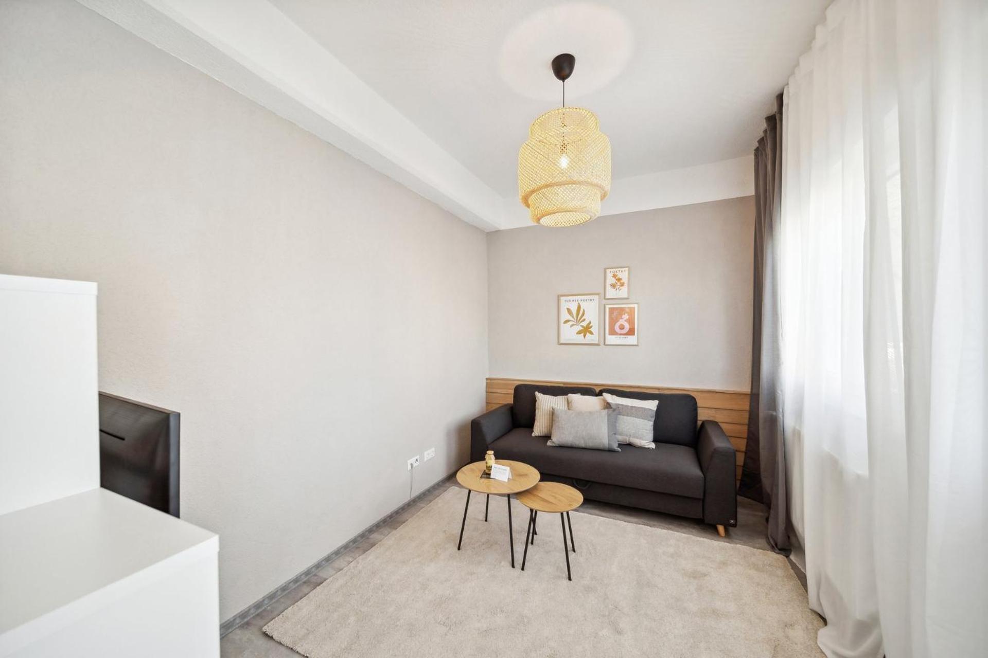 Ferienwohnung Ruhige Lage, Gute Anbindung, Frisch Renoviert Fellbach Exterior foto