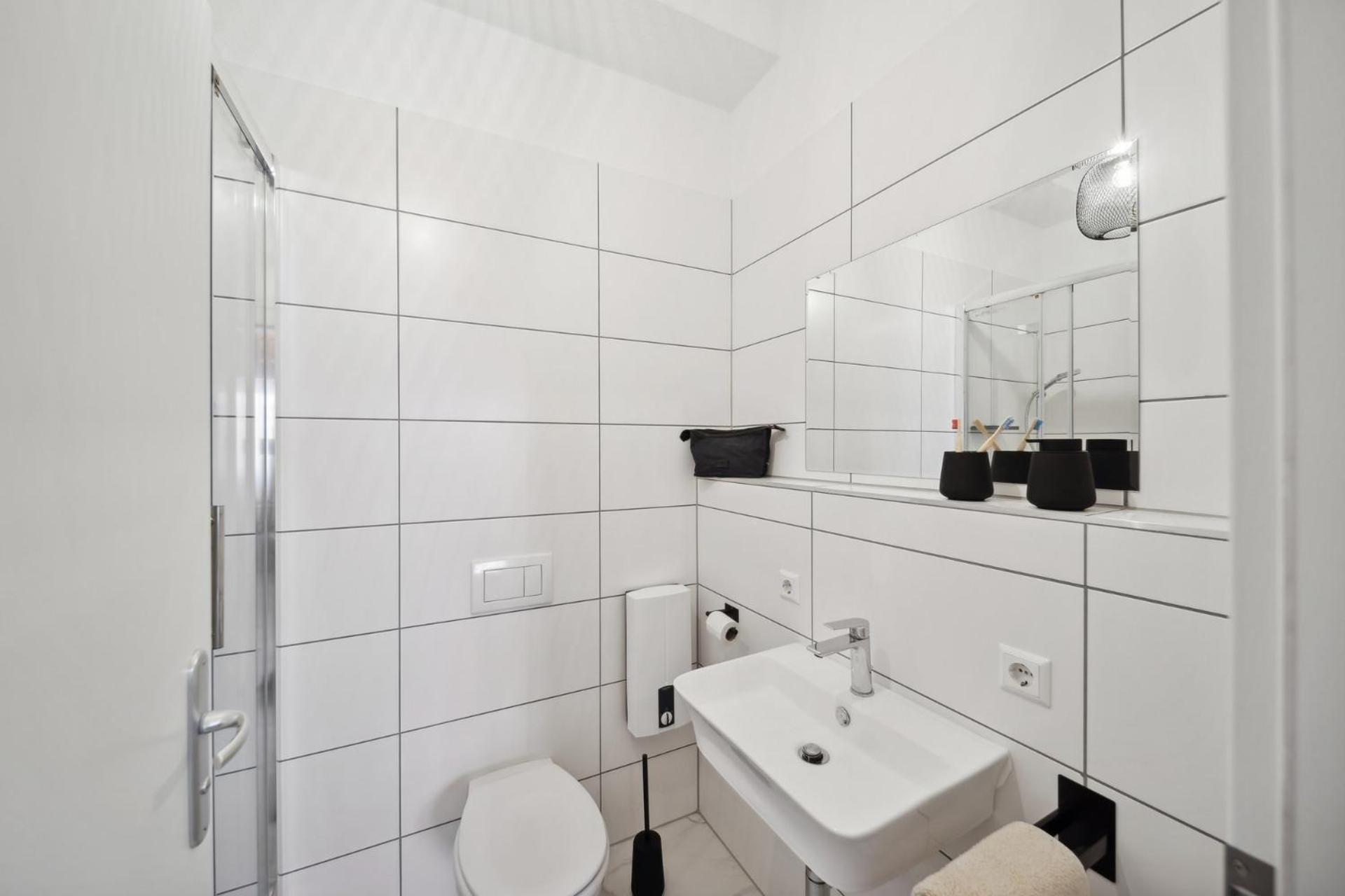Ferienwohnung Ruhige Lage, Gute Anbindung, Frisch Renoviert Fellbach Exterior foto
