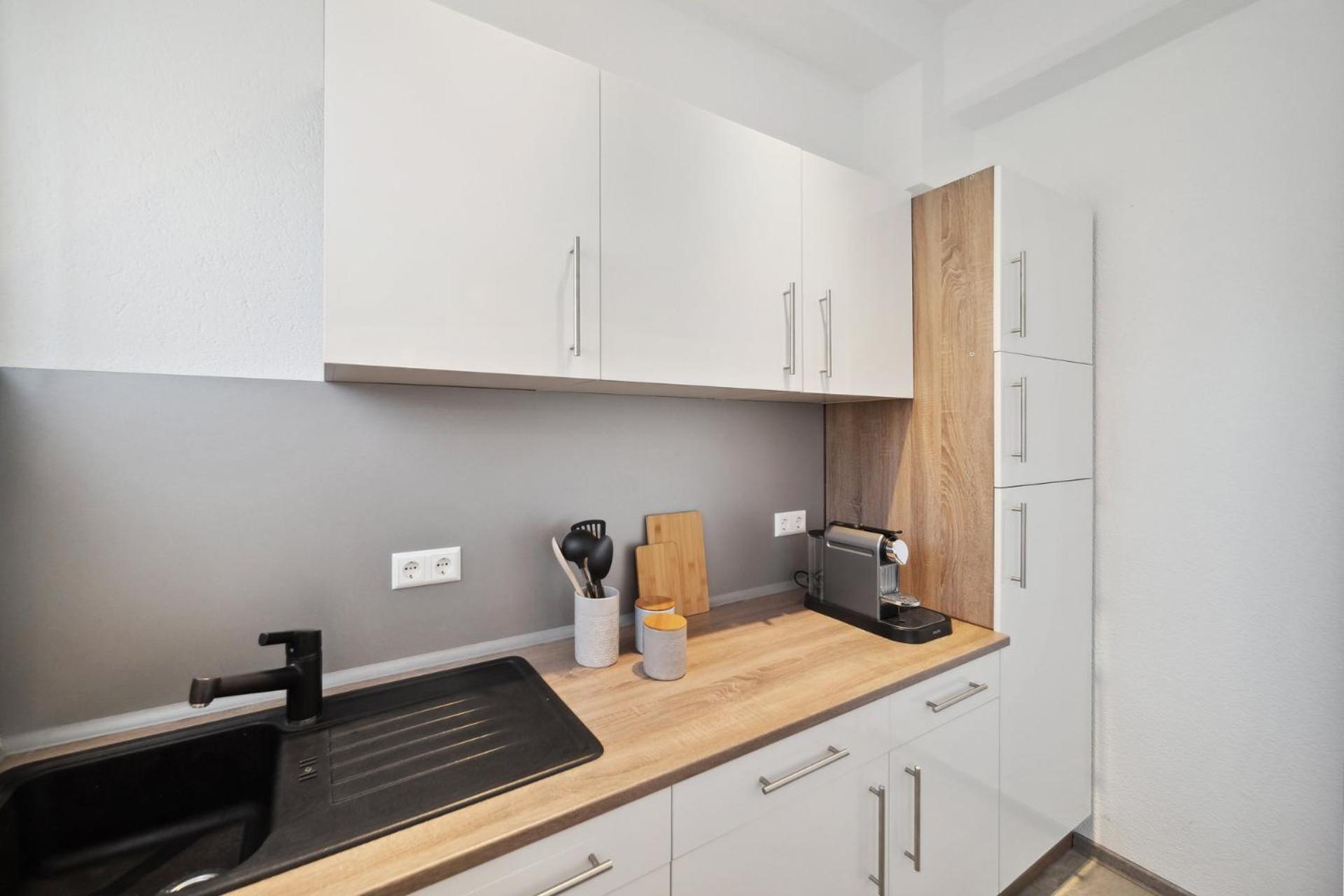 Ferienwohnung Ruhige Lage, Gute Anbindung, Frisch Renoviert Fellbach Exterior foto